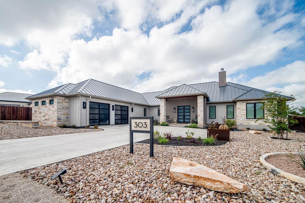 303 Ellebracht Dr