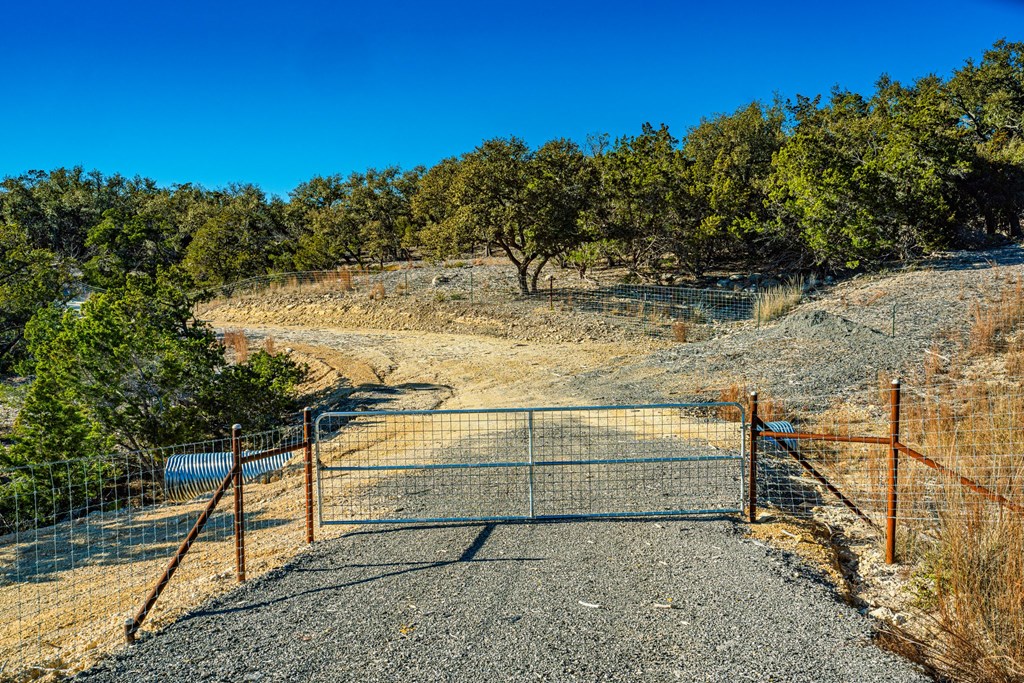 00 Ranch Rd 965