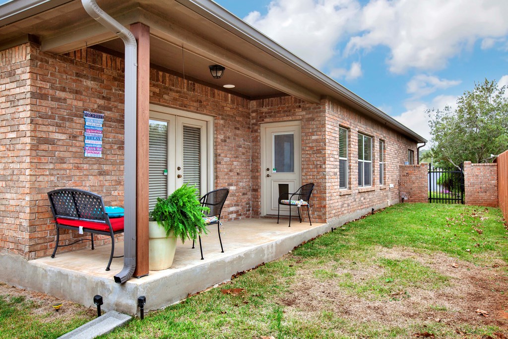 1725 Cherrywood Dr