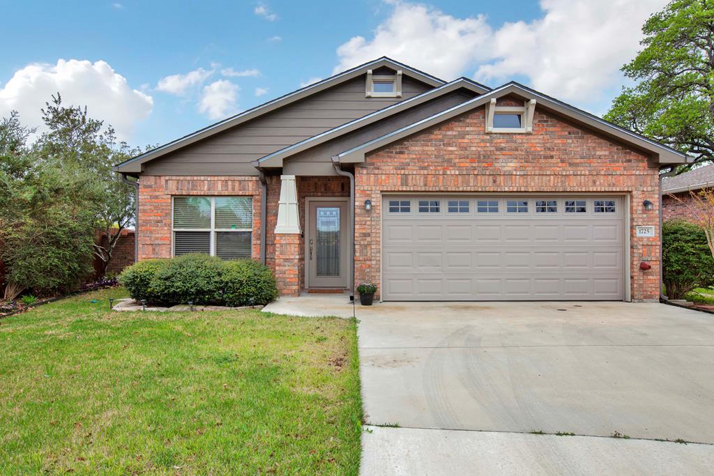 1725 Cherrywood Dr