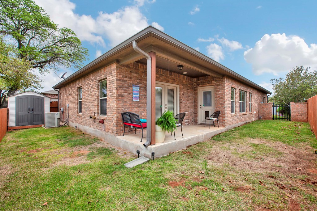 1725 Cherrywood Dr