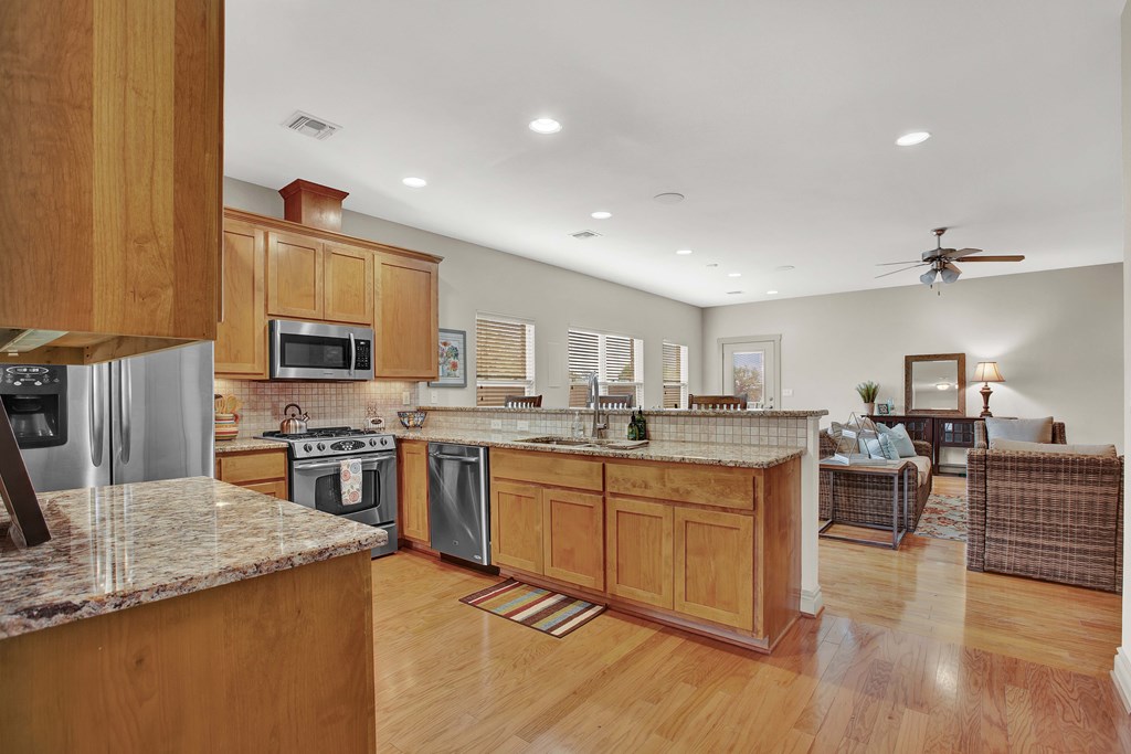 1725 Cherrywood Dr
