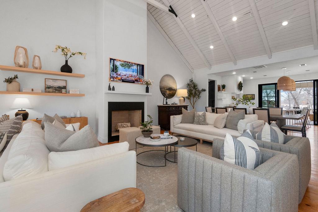 151 Oak Valley Dr
