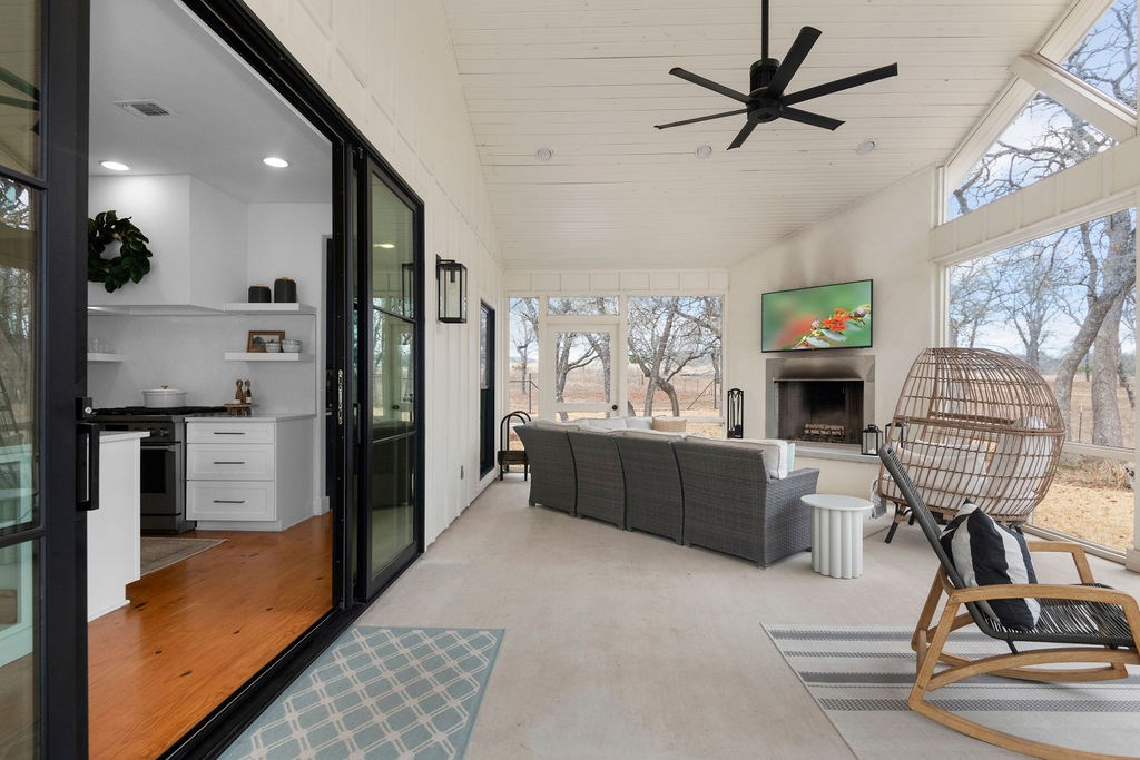 151 Oak Valley Dr