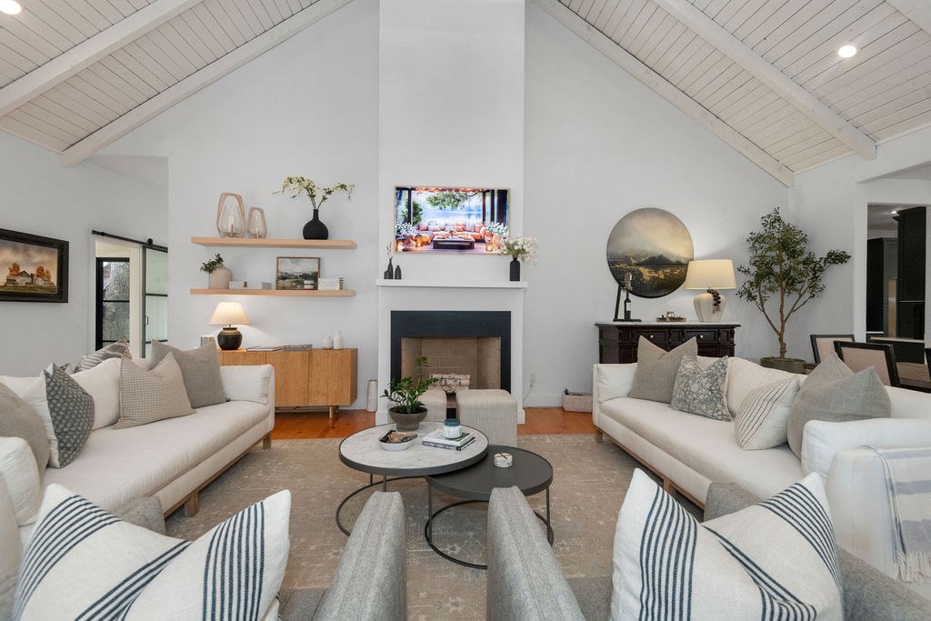 151 Oak Valley Dr