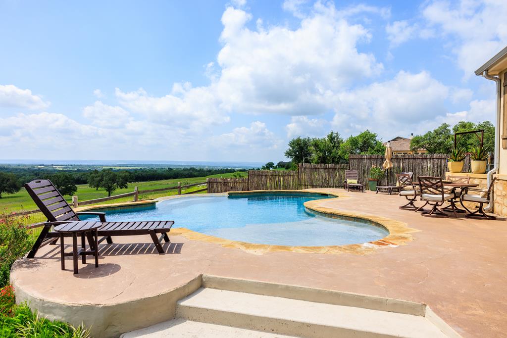 372 E Distant View Dr