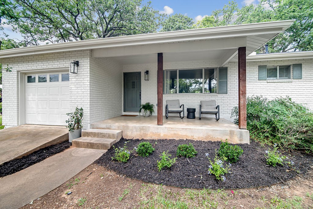 305 Tanglewood Dr