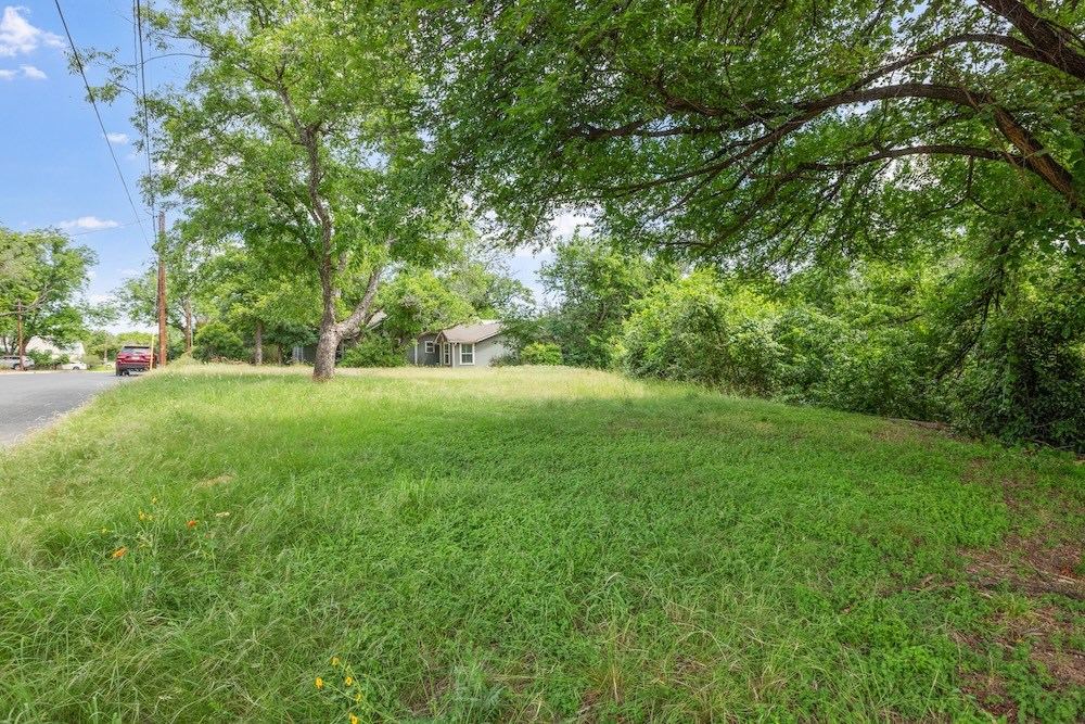 201 E Schubert St, Fredericksburg