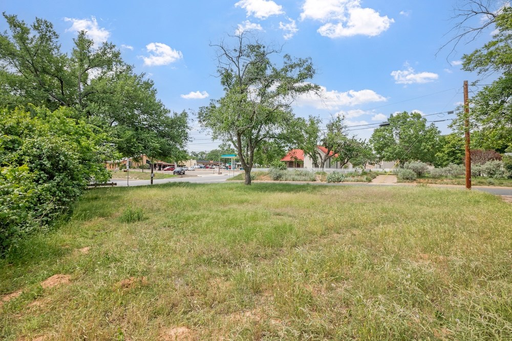 201 E Schubert St, Fredericksburg