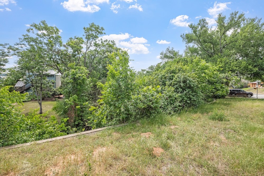 201 E Schubert St, Fredericksburg