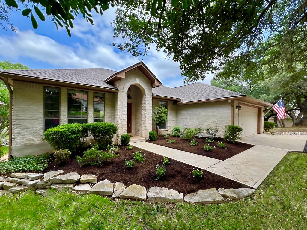 208 E Creekview Dr
