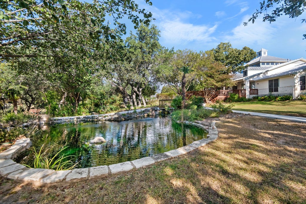 208 E Creekview Dr