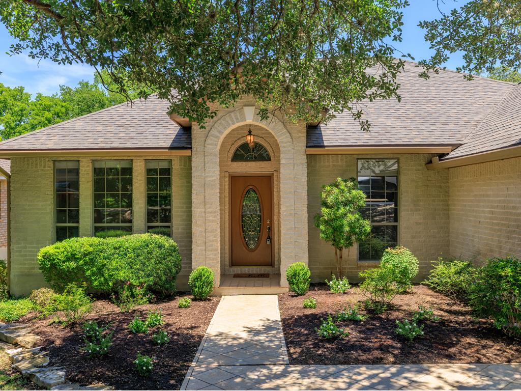 208 E Creekview Dr
