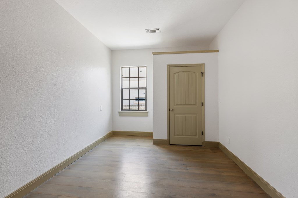 711 Englemann Oak Dr