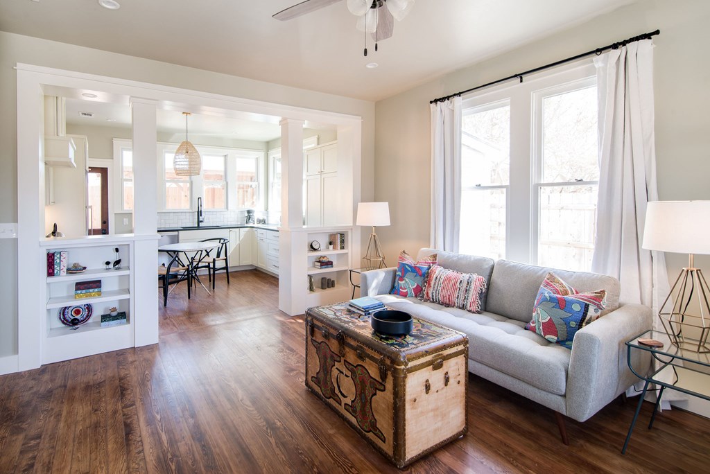 320 W Orchard St