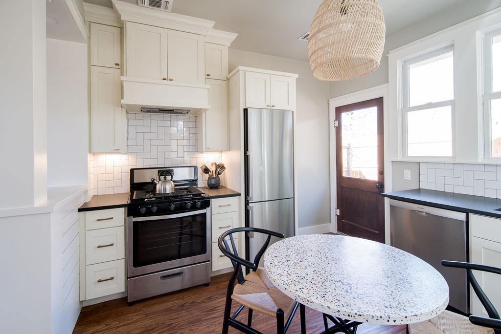 320 W Orchard St