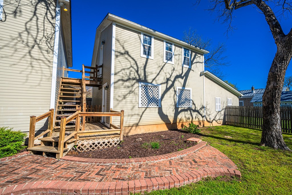 308 E Travis St