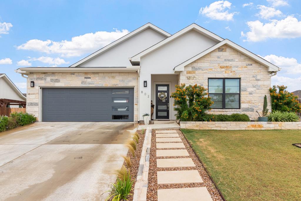 802 Gray Oak Ct