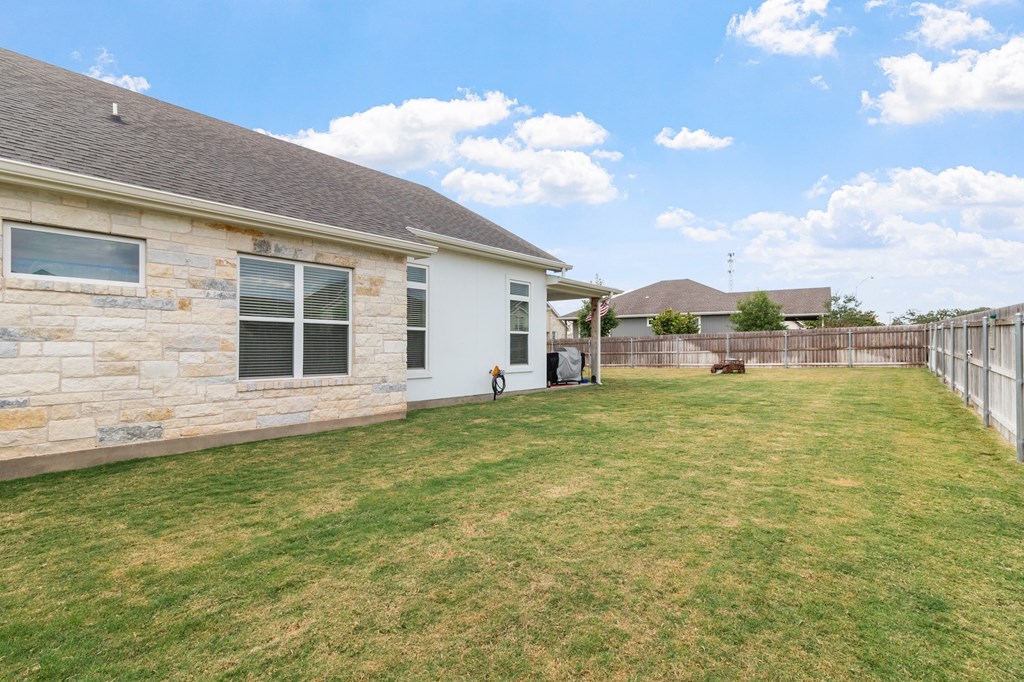 802 Gray Oak Ct
