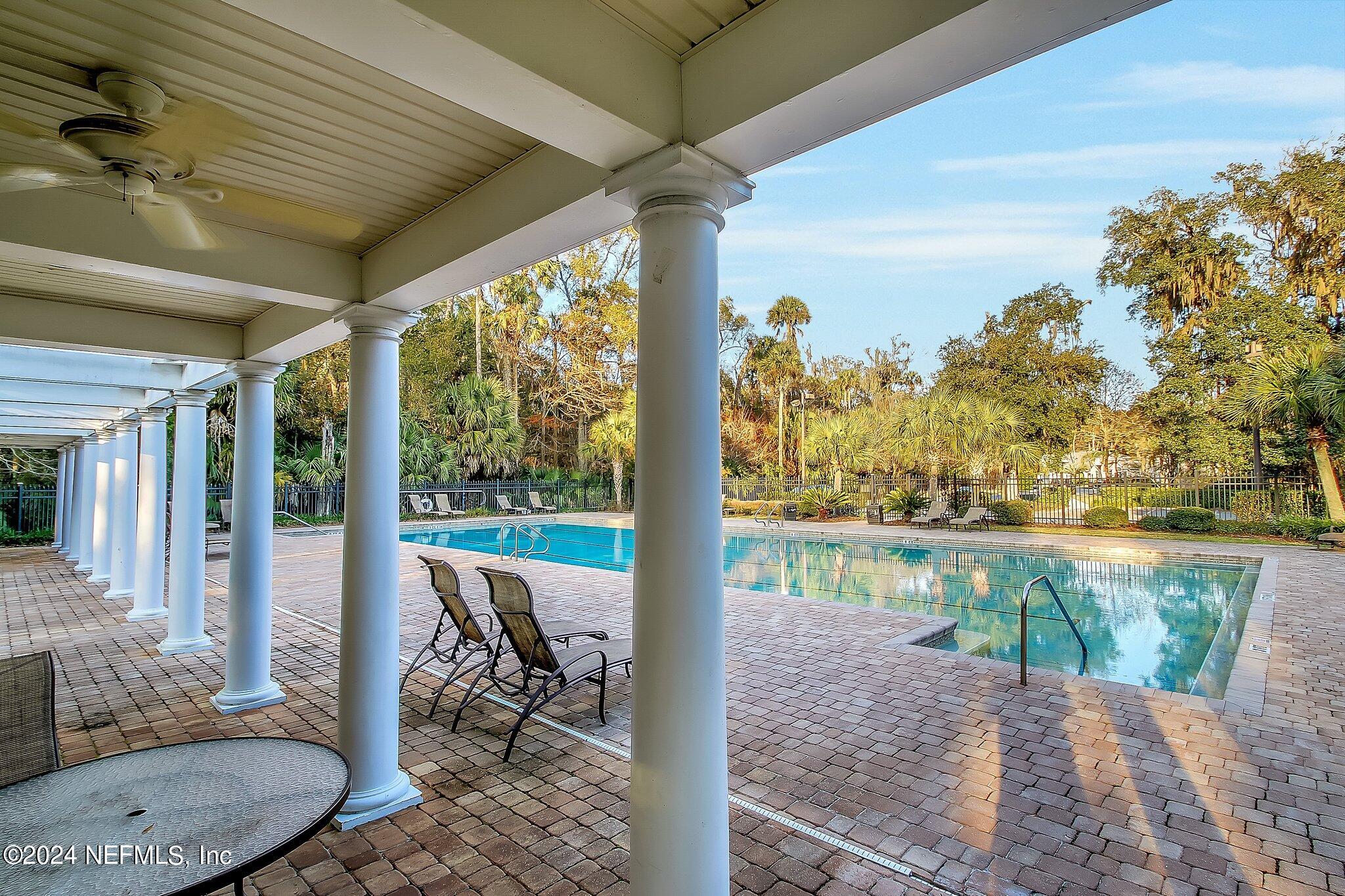 921 W GRIST MILL Court
