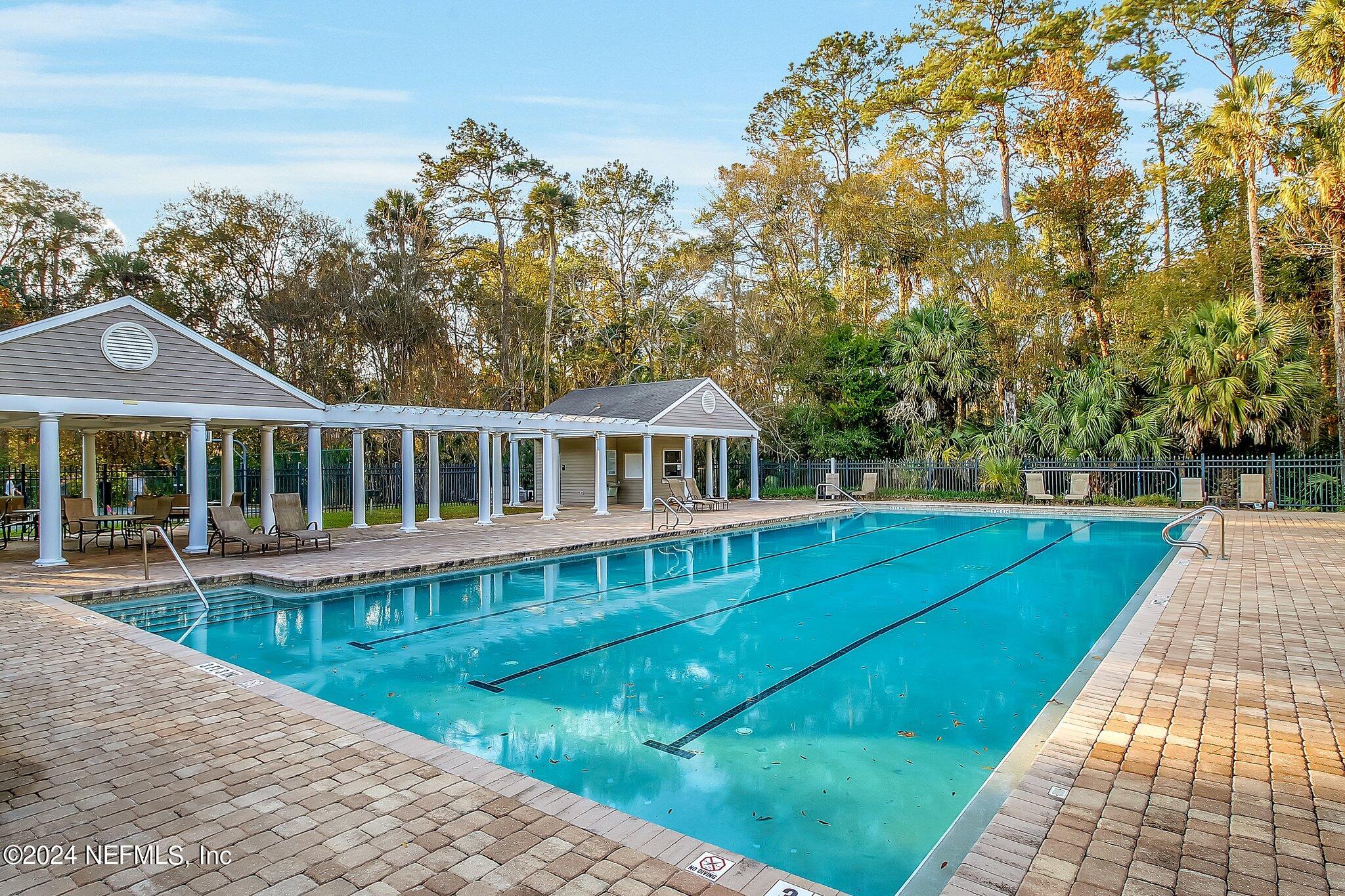 921 W GRIST MILL Court