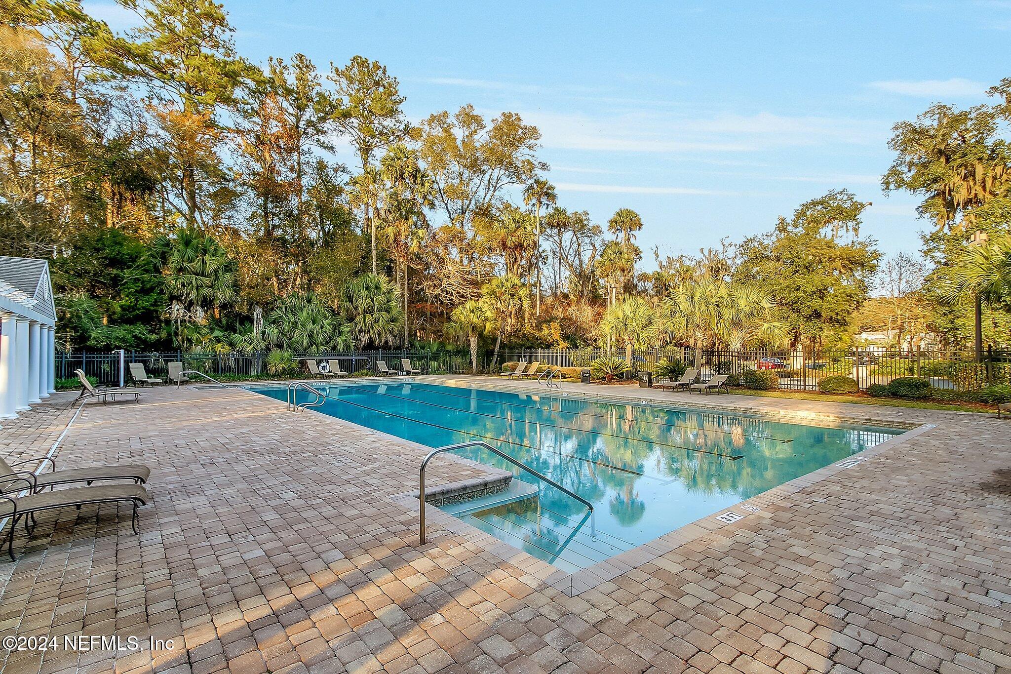 921 W GRIST MILL Court