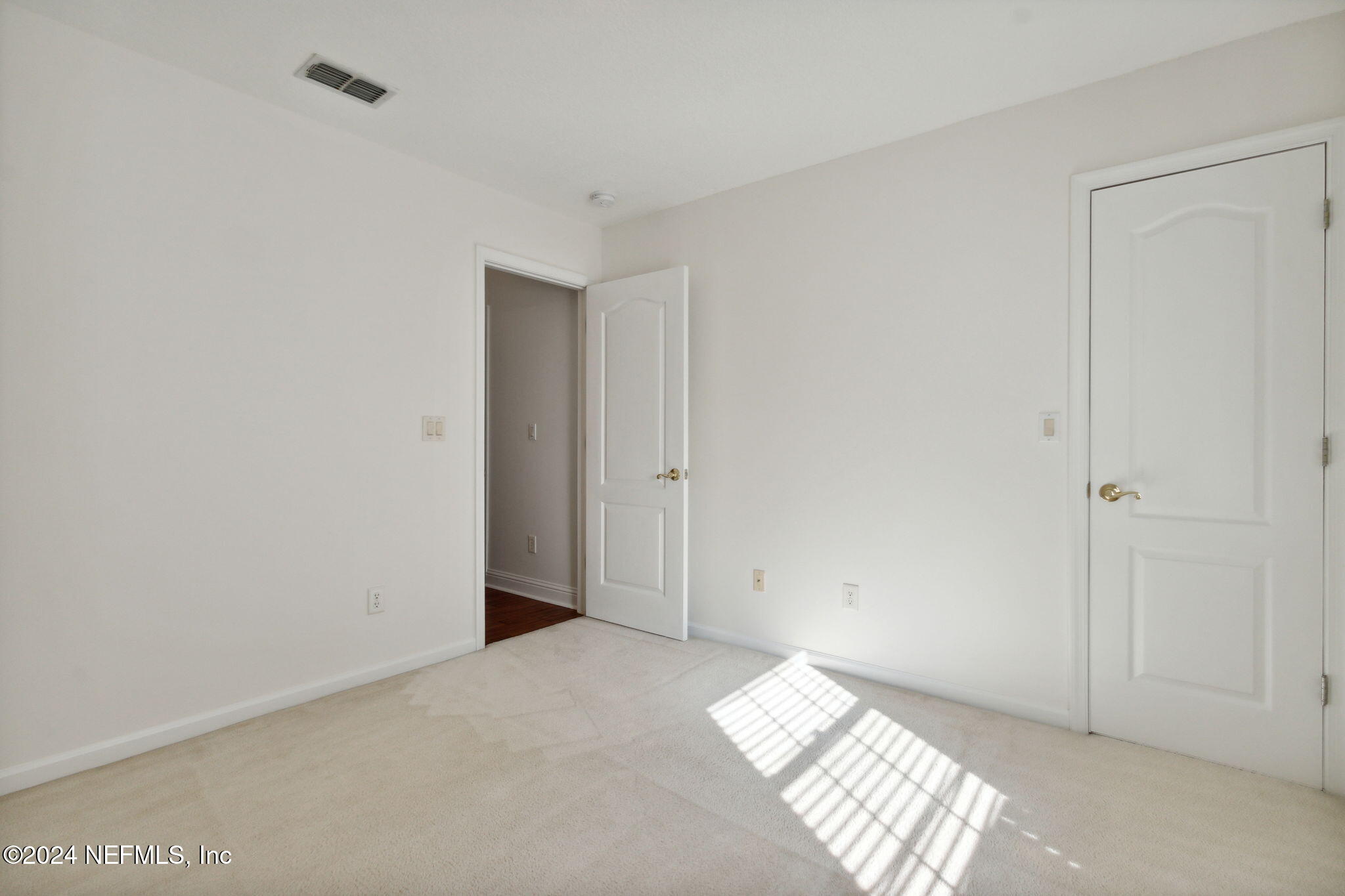 921 W GRIST MILL Court