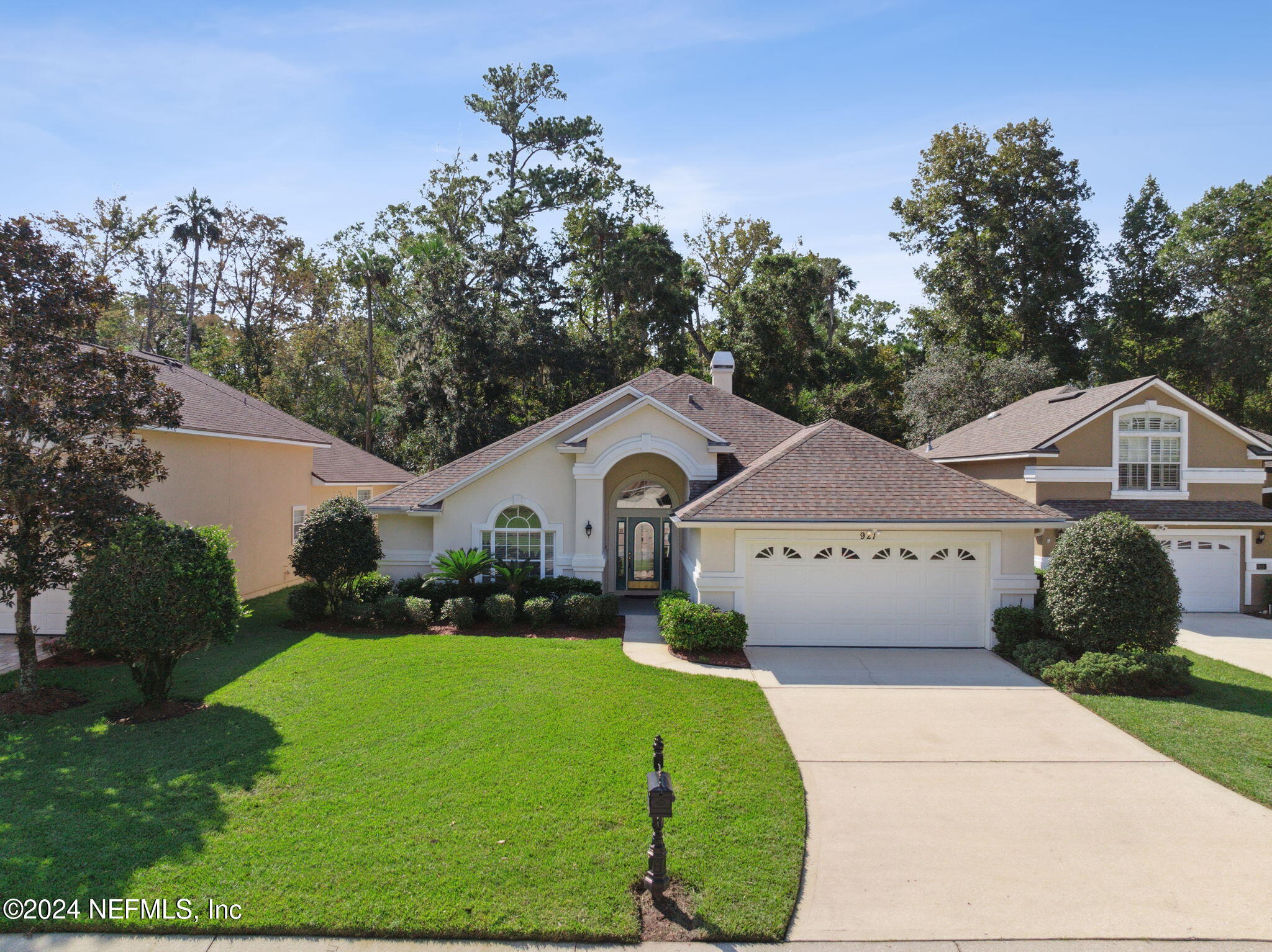 921 W GRIST MILL Court