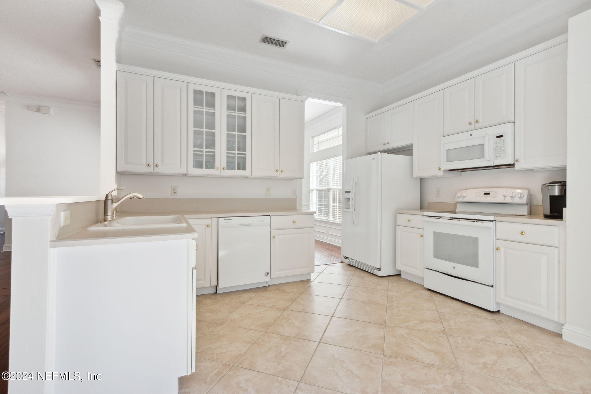 921 W GRIST MILL Court