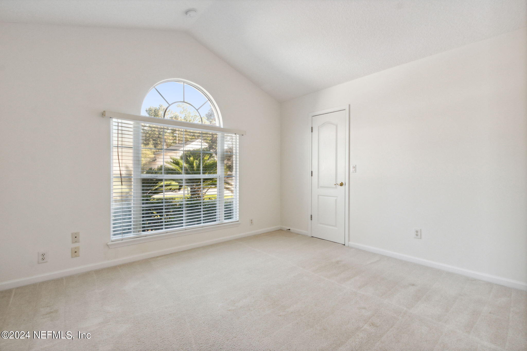 921 W GRIST MILL Court