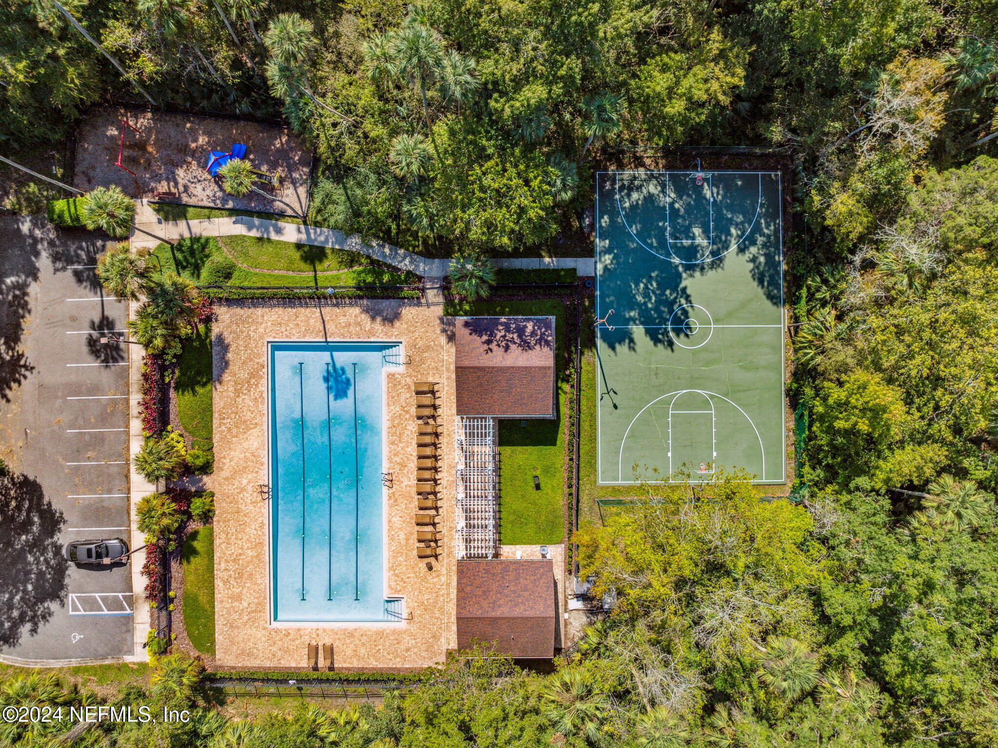 921 W GRIST MILL Court