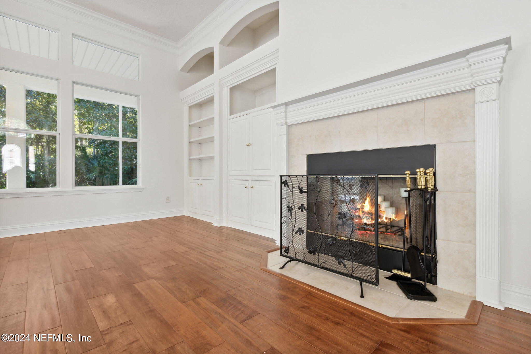 921 W GRIST MILL Court