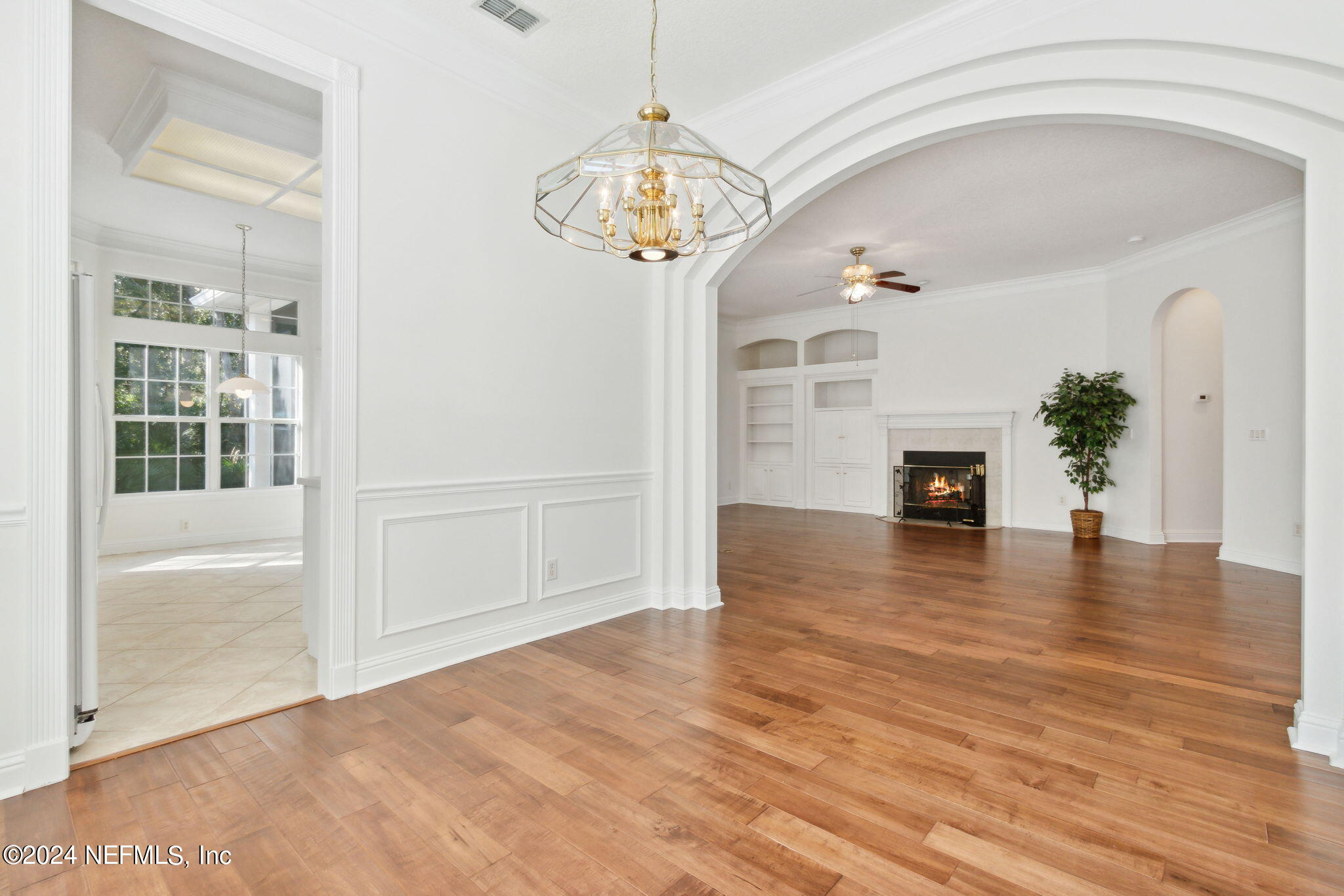 921 W GRIST MILL Court