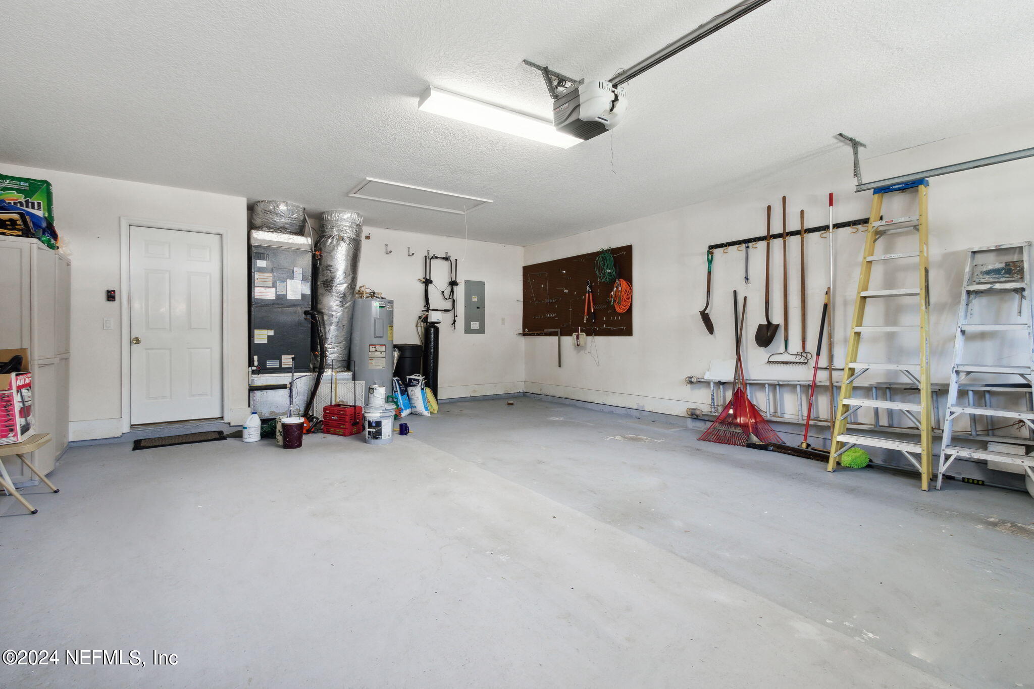 921 W GRIST MILL Court