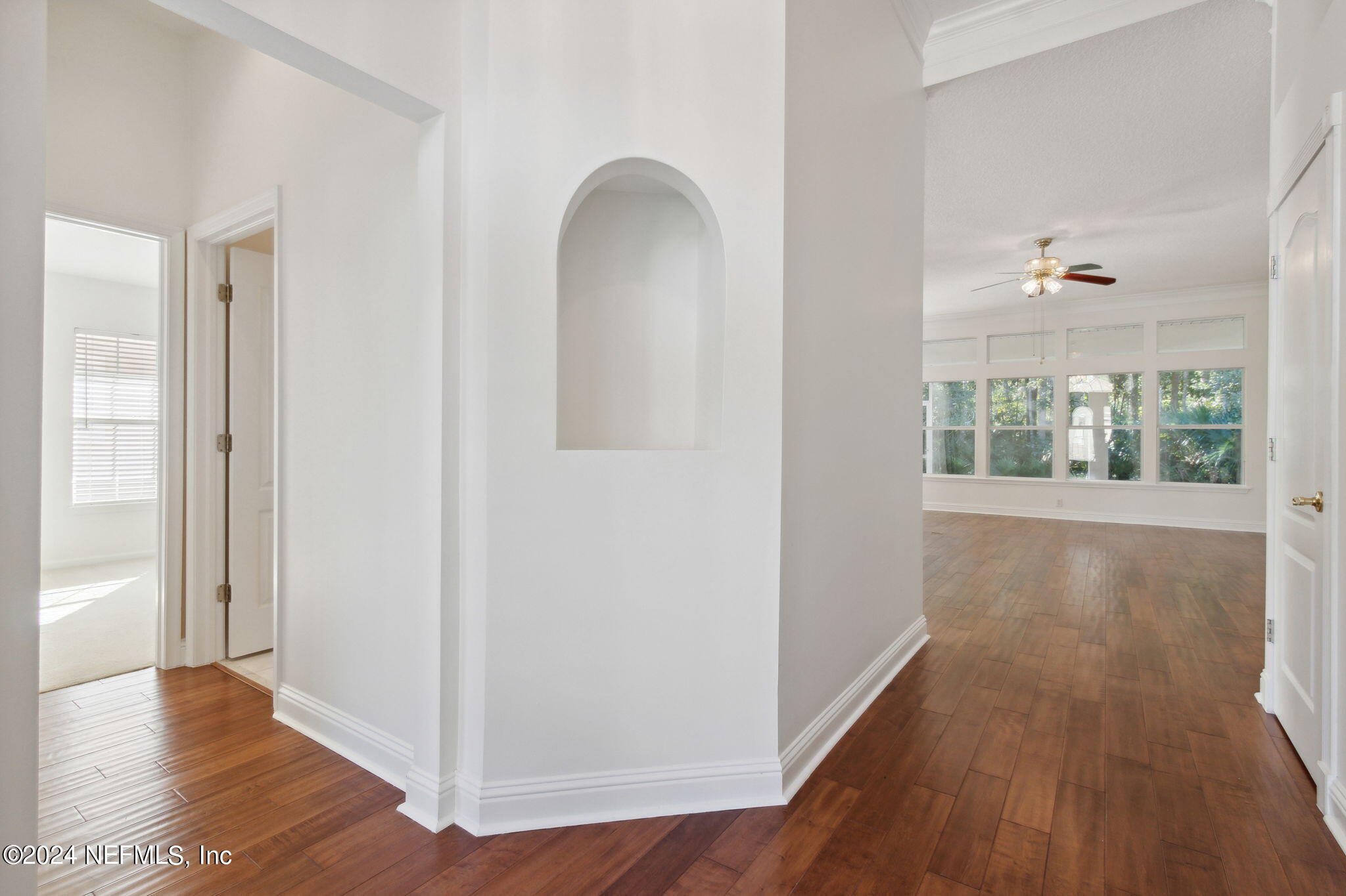 921 W GRIST MILL Court