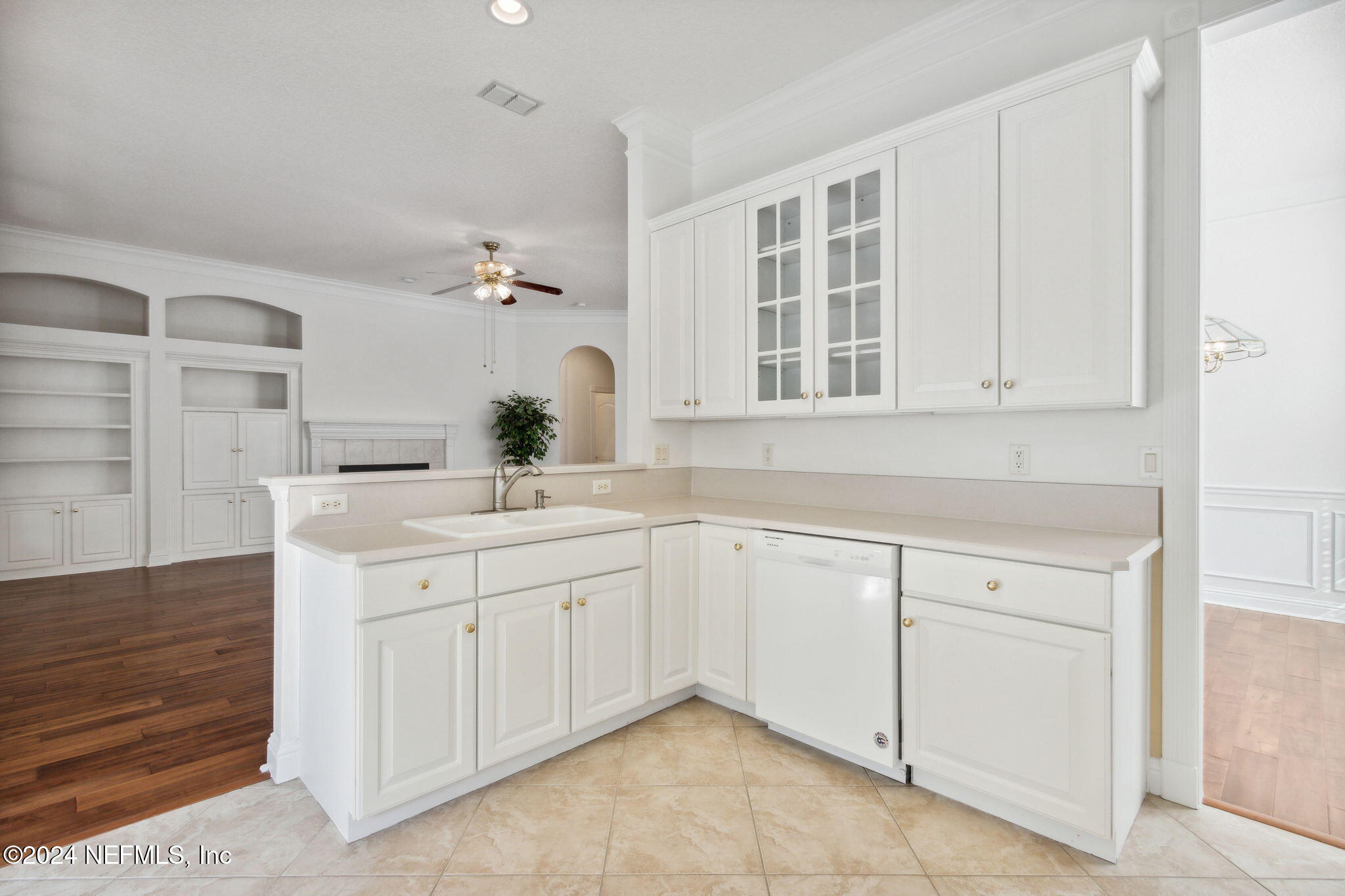921 W GRIST MILL Court