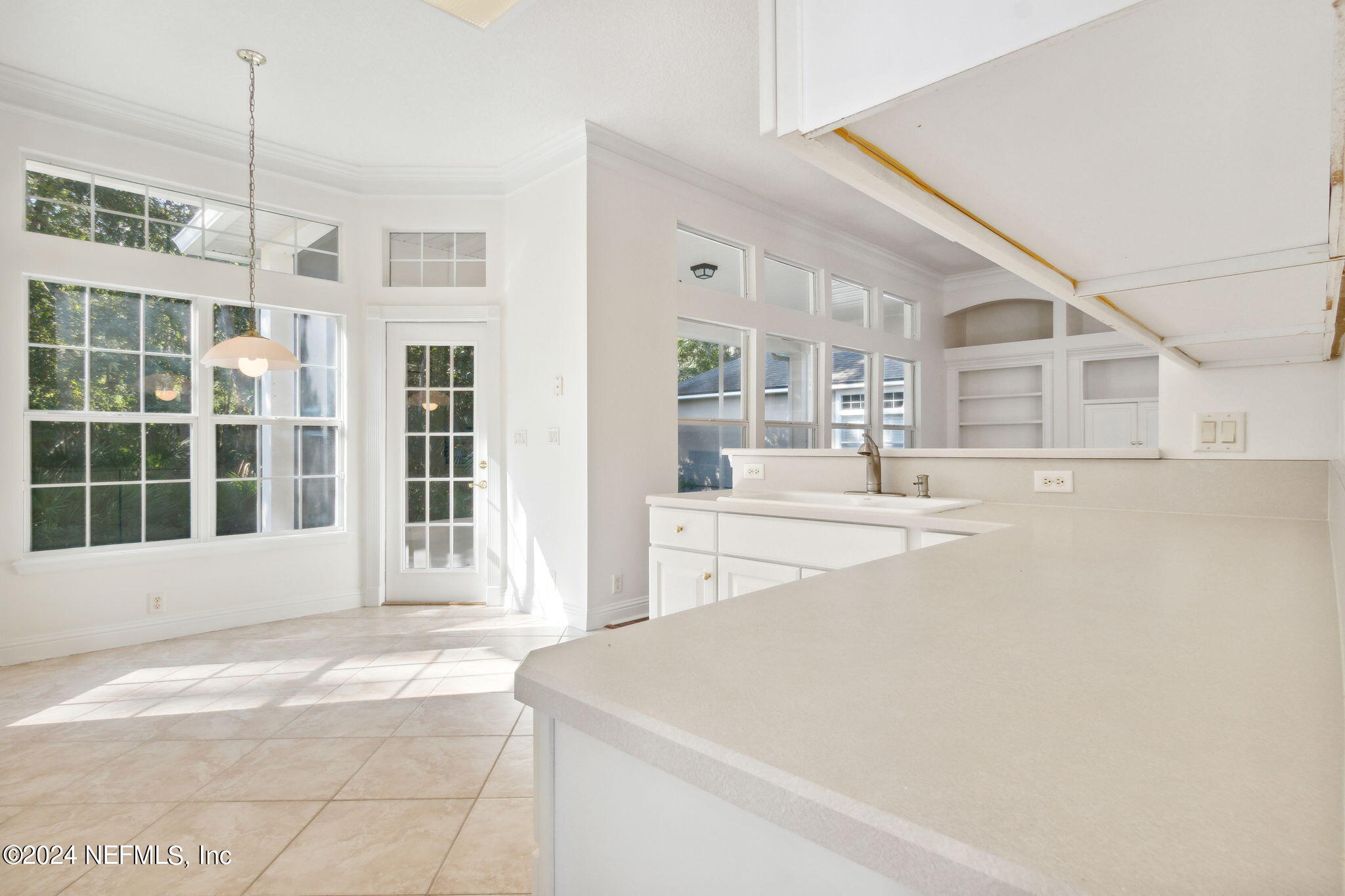 921 W GRIST MILL Court