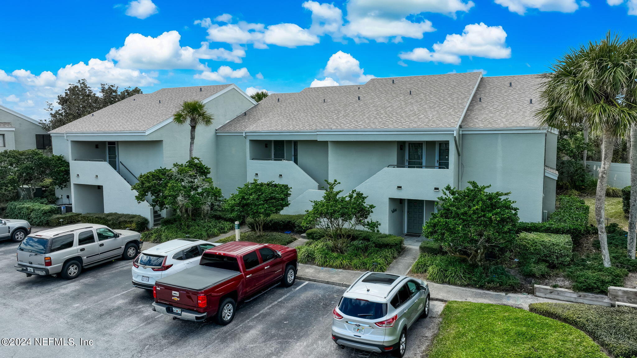 660 SUMMER Place