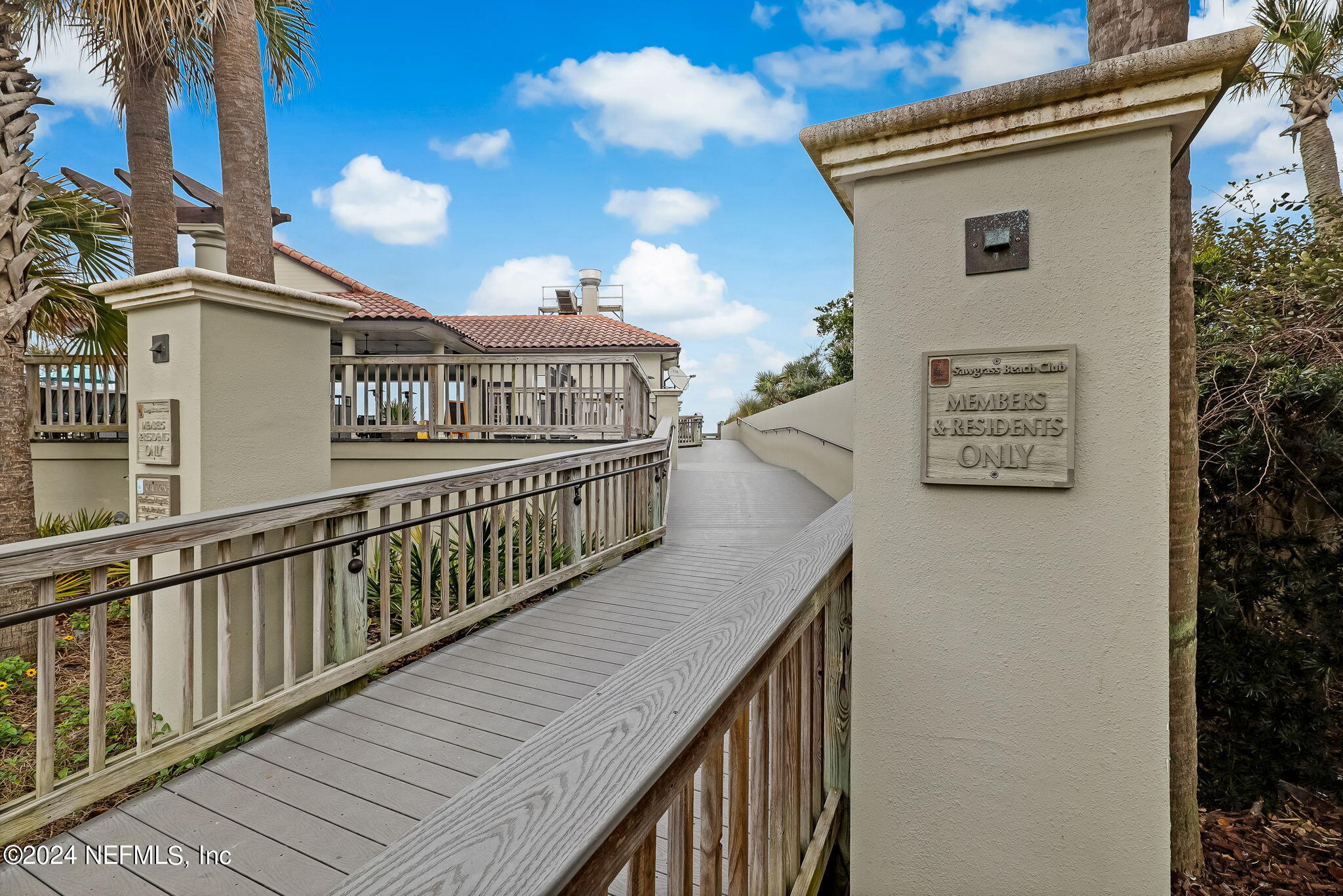 660 SUMMER Place