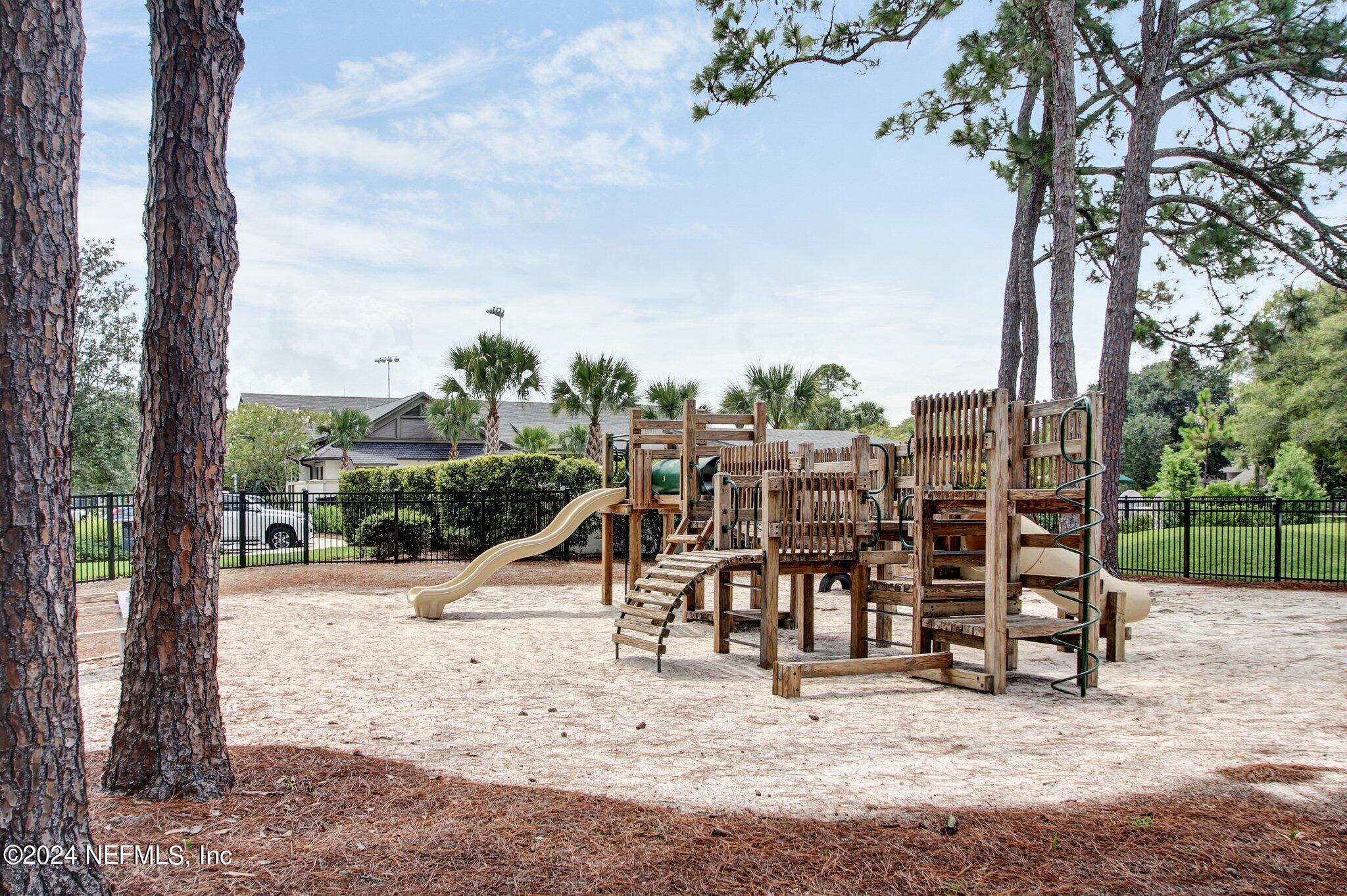 660 SUMMER Place