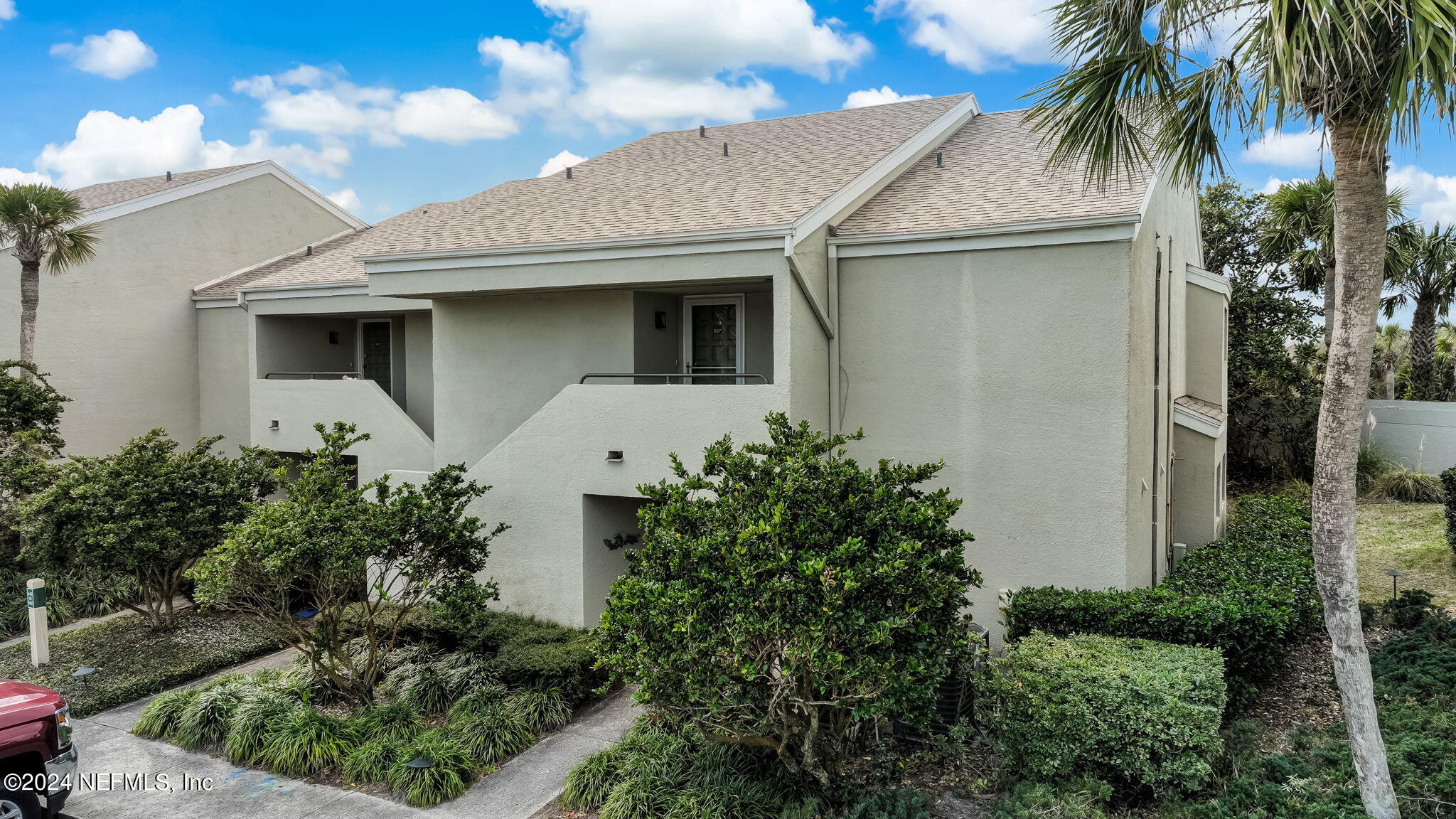 660 SUMMER Place