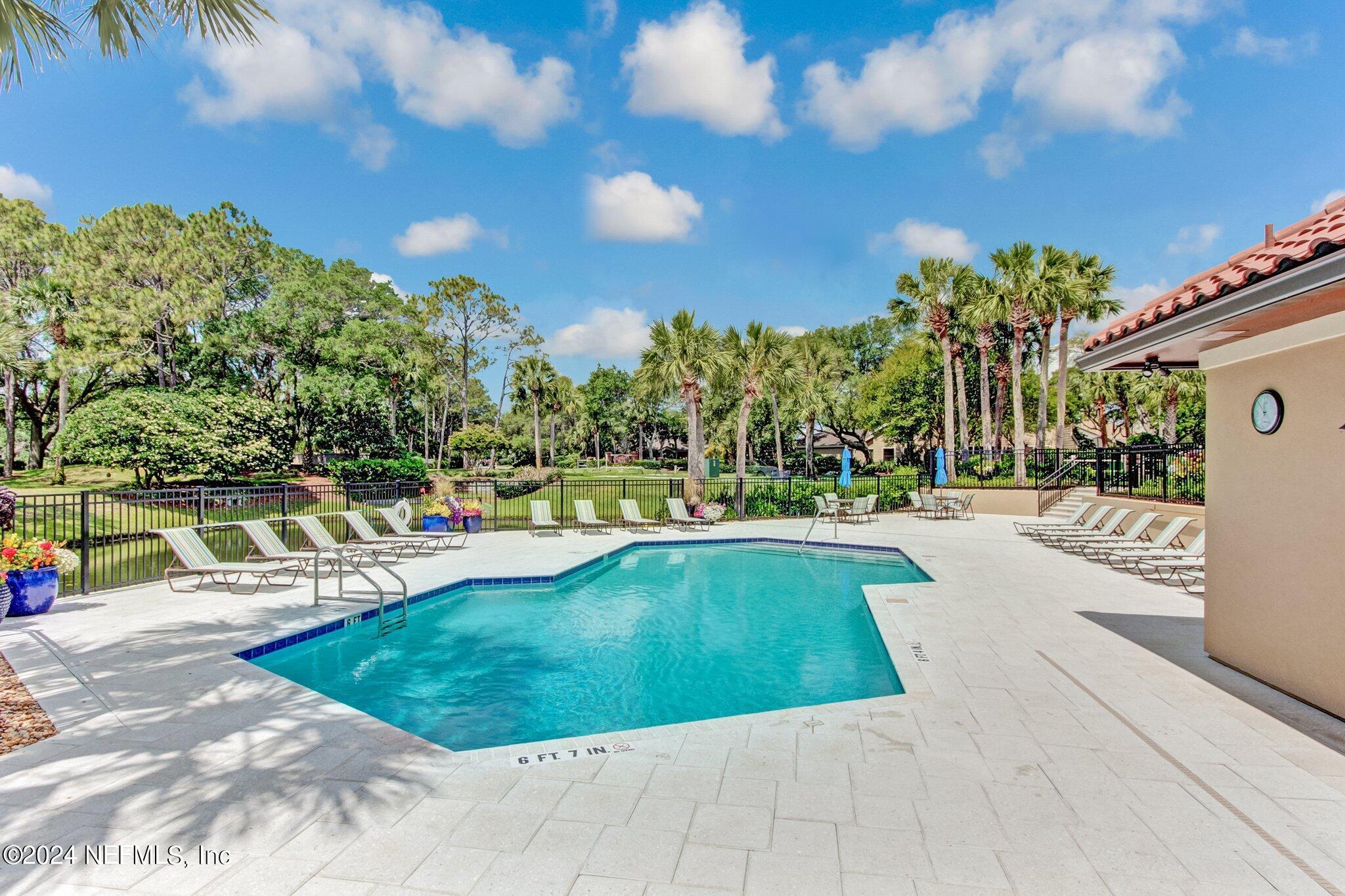 660 SUMMER Place