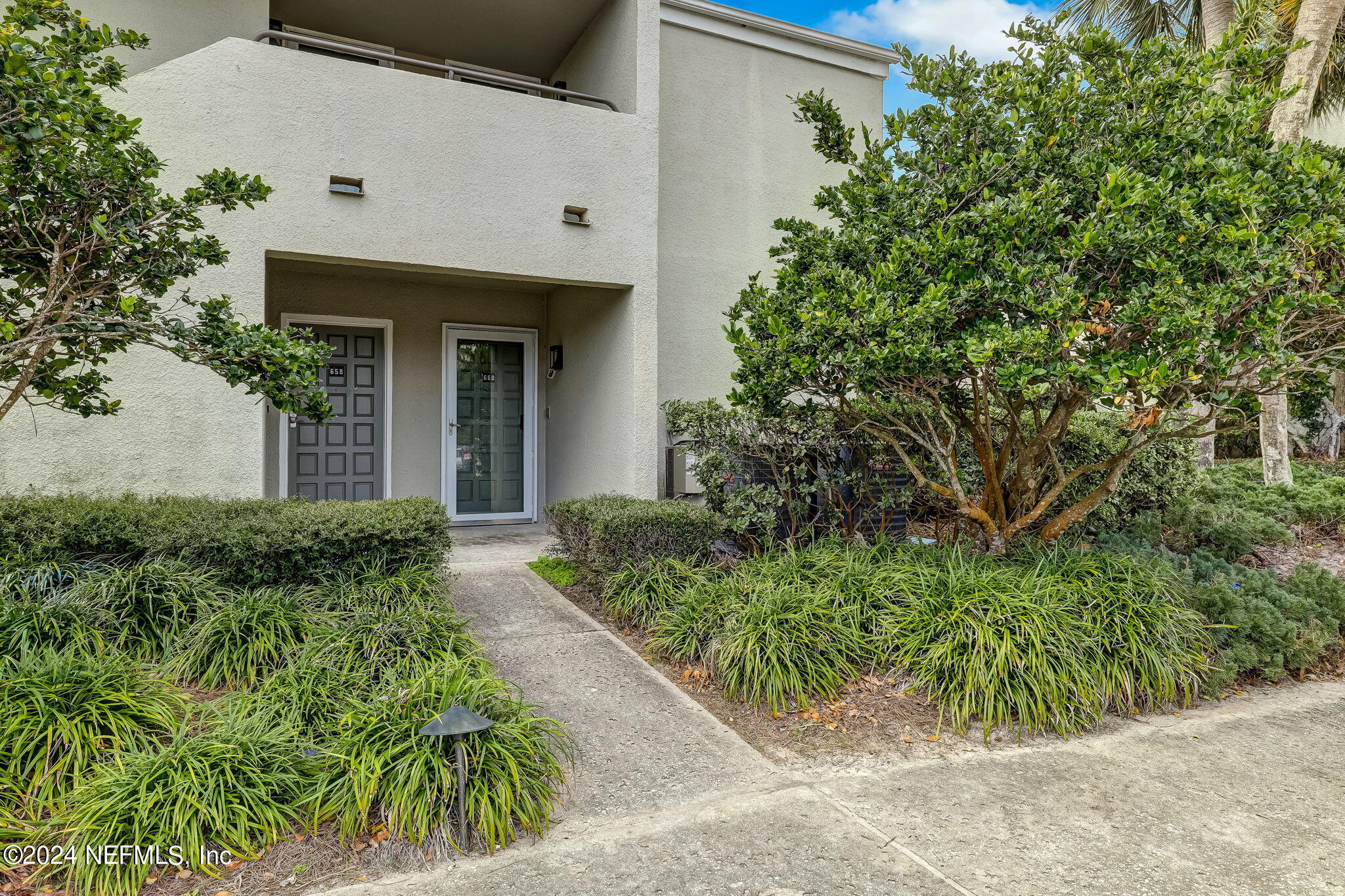 660 SUMMER Place