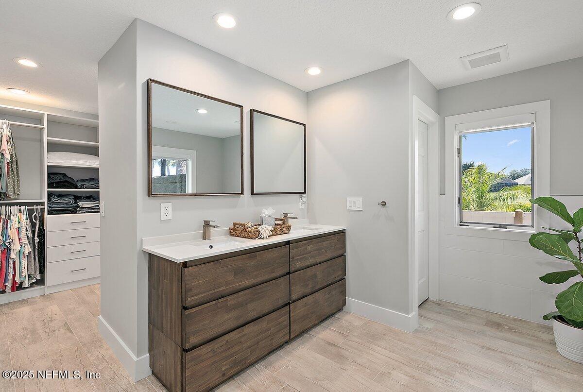 3255 OLD BARN RD Road W