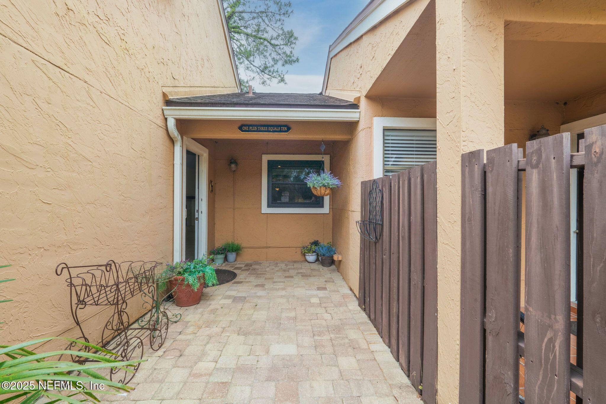 810 SANDPIPER Lane