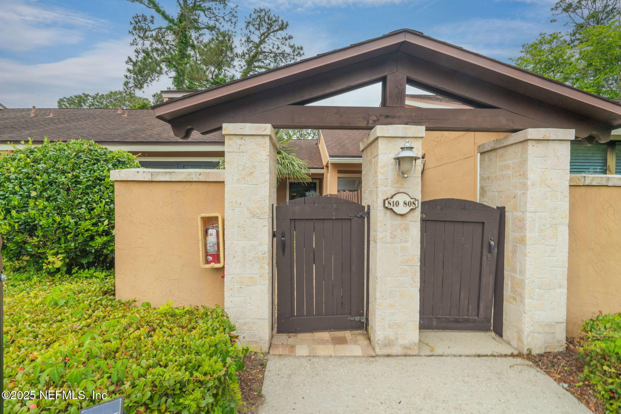 810 SANDPIPER Lane