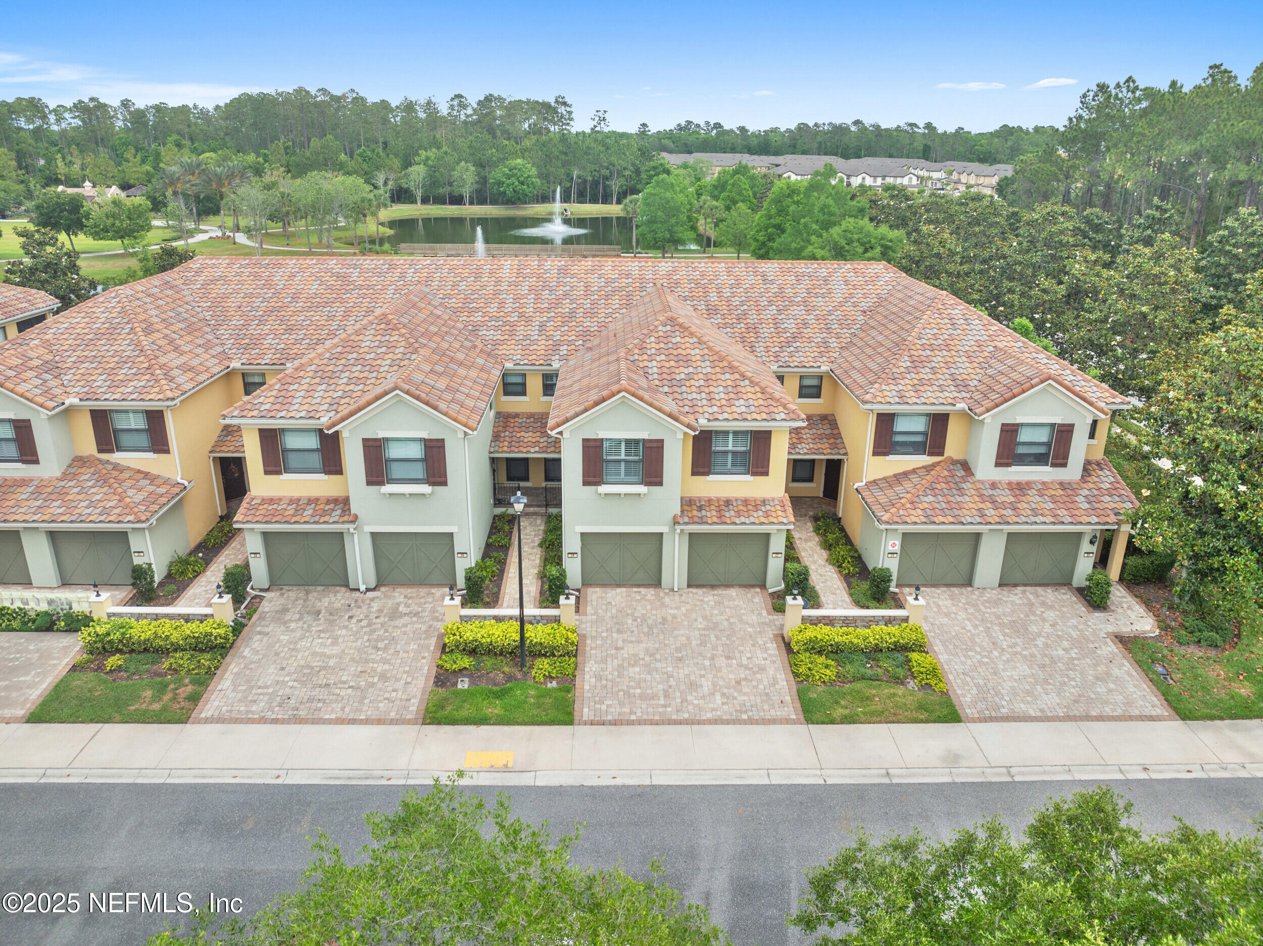 24 FAWN GULLY Lane, E