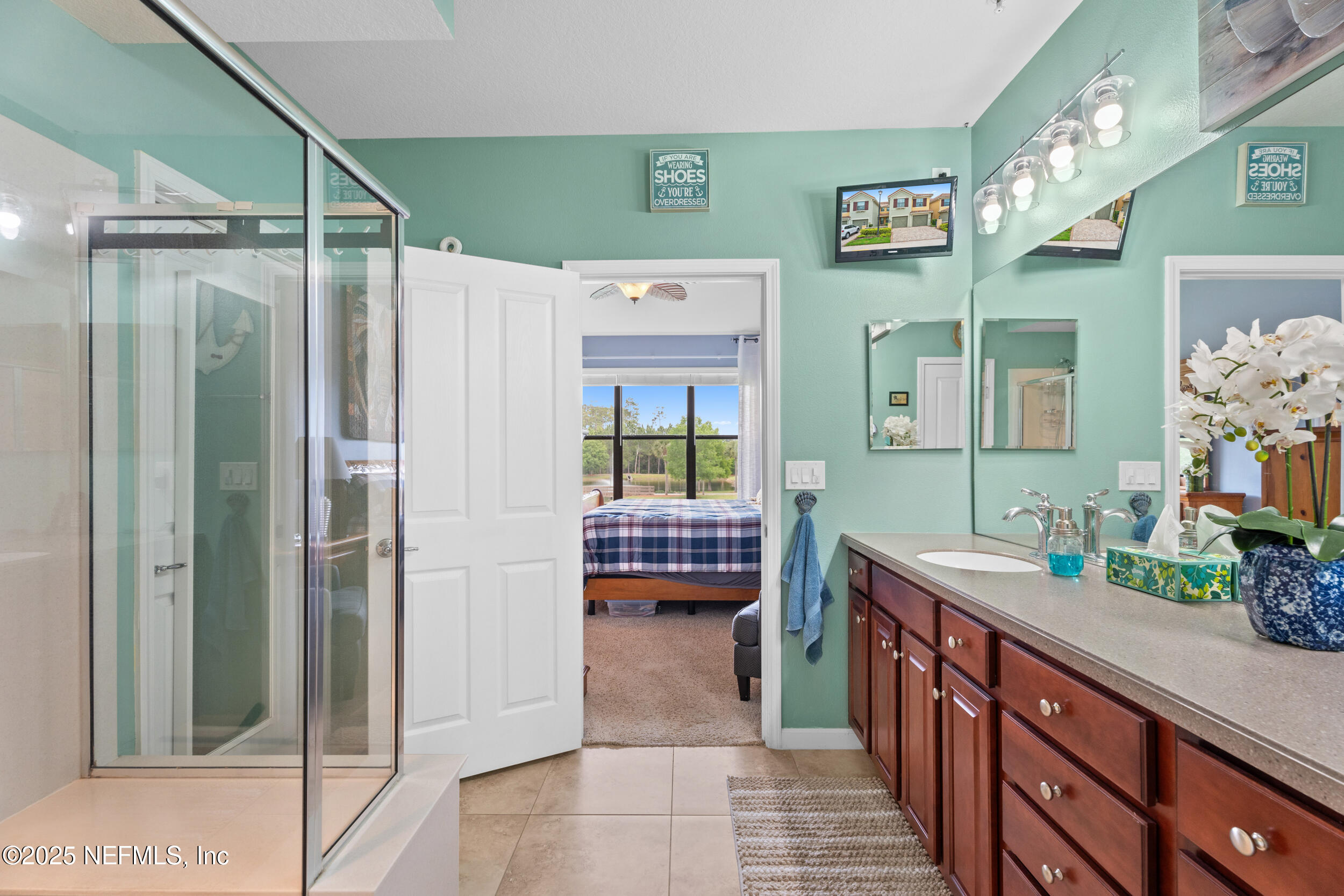 24 FAWN GULLY Lane, E