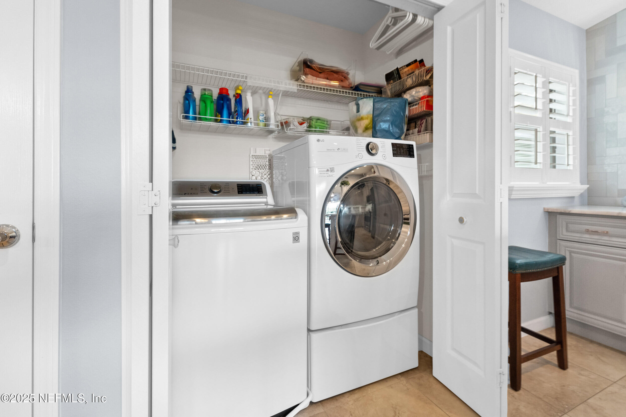 24 FAWN GULLY Lane, E