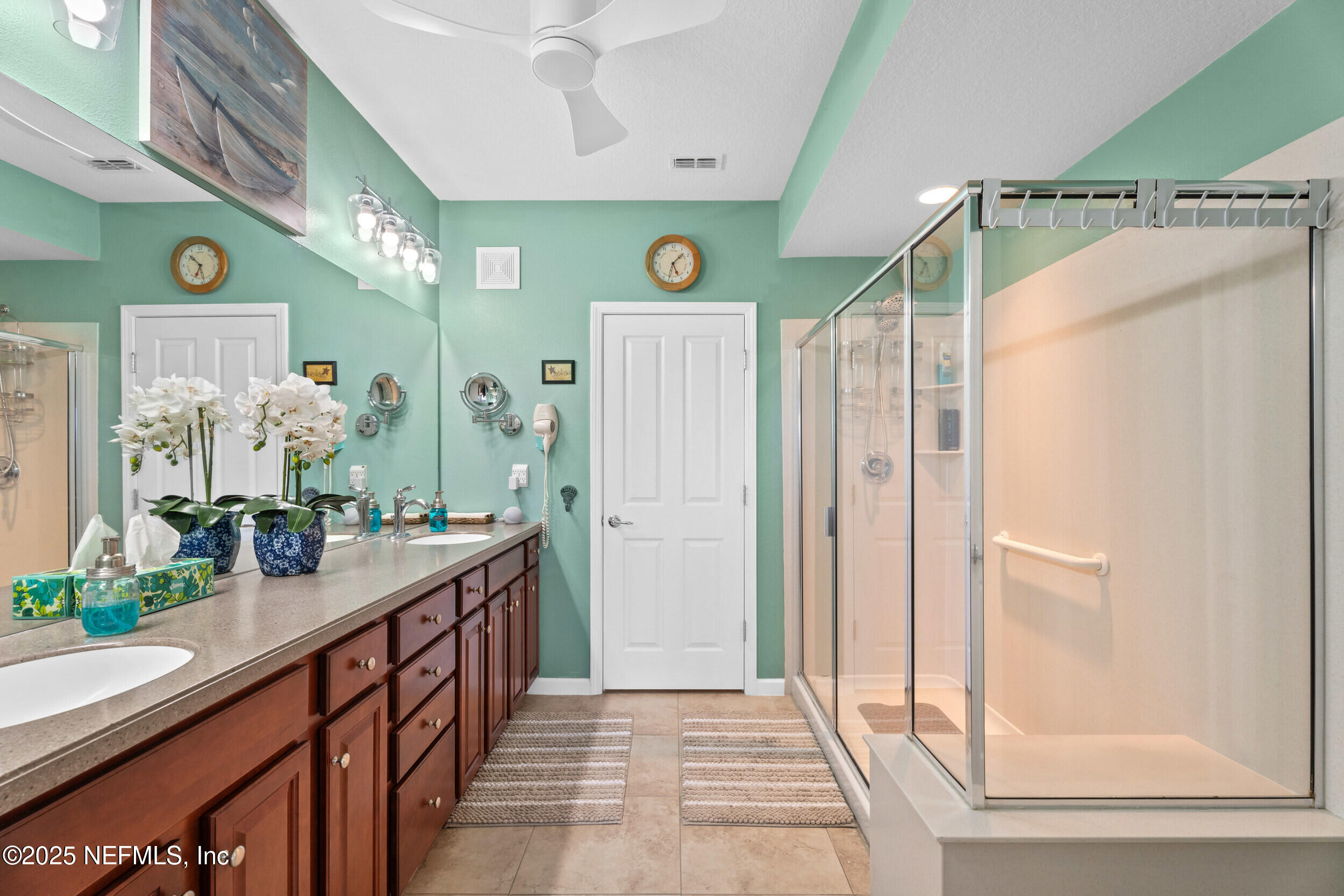 24 FAWN GULLY Lane, E